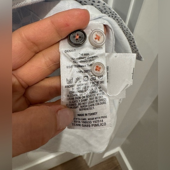 Ted Baker endurance geometrical print Men's Blue Patterned Shirt size 3 = 15.5 H - Picture 3 of 6